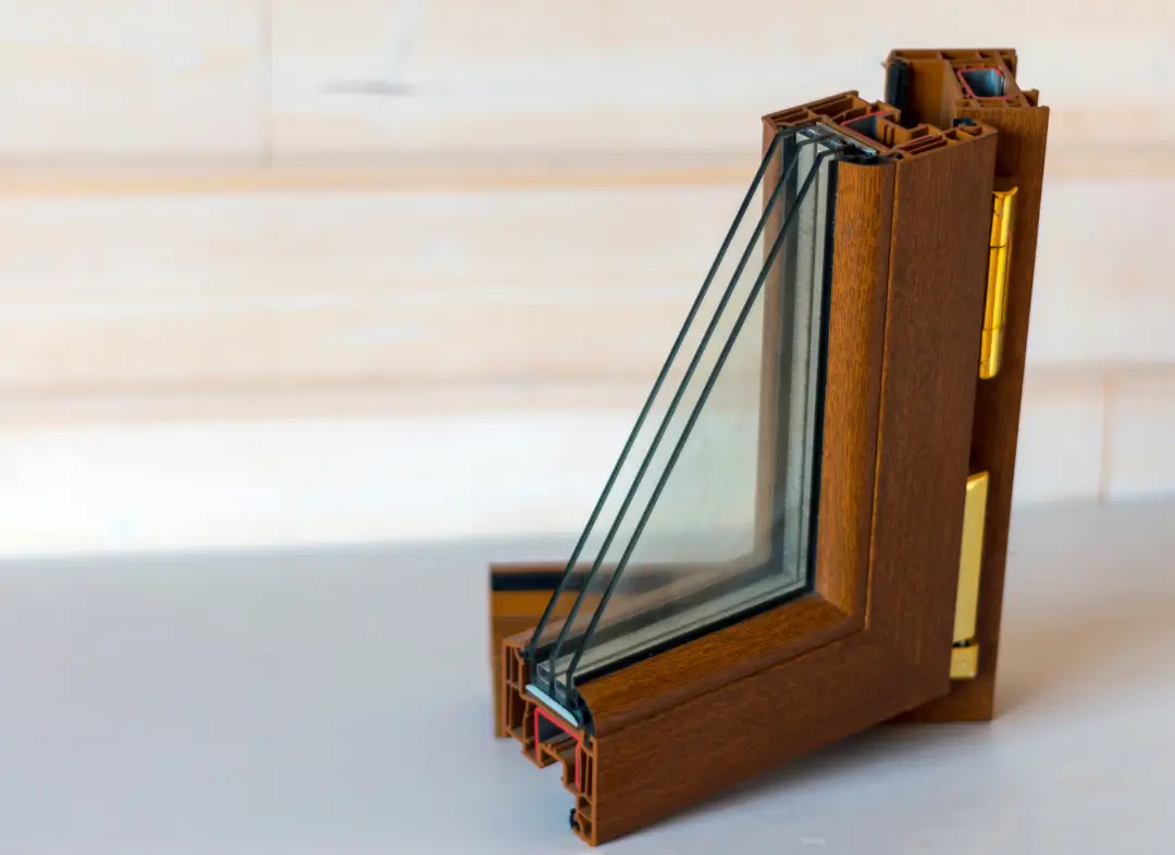 Installation de fenêtre en bois sur mesure Villeneuve-Tolosane